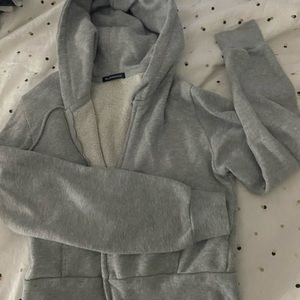 brandy melville cropped grey sweatshirt